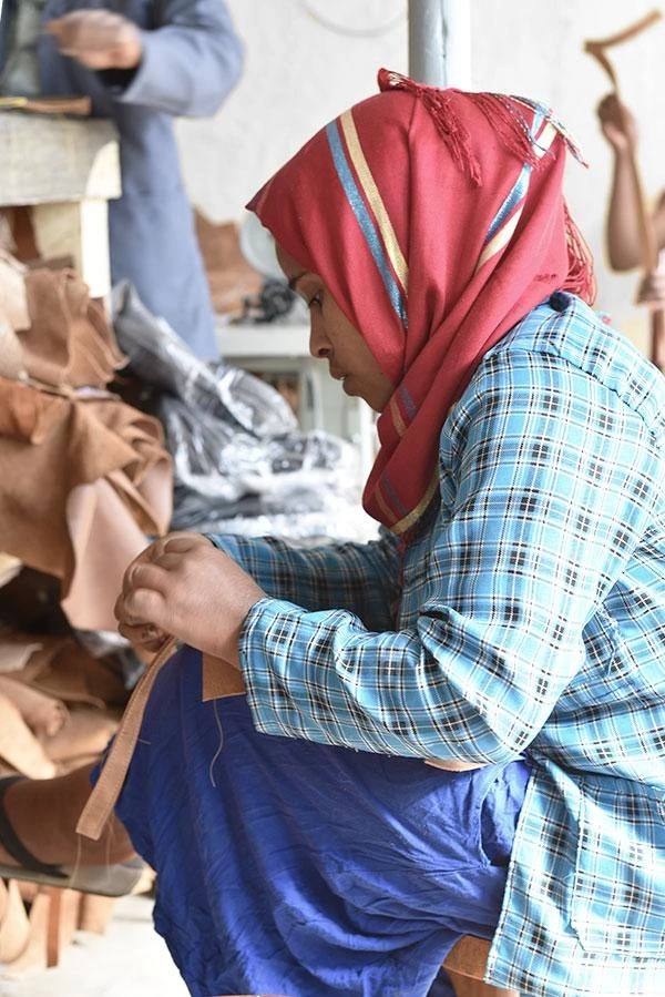 Purse & Clutch Outside Pockets Handbag - Caramel 9 Purse & Clutch Outside Pockets Handbag - Caramel