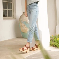 Nisolo All-Day Open Toe Clog