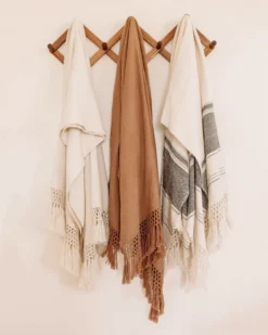 August Sage Marrón Alpaca Throw Blanket Home Goods 10 August Sage Marrón Alpaca Throw Blanket Home Goods