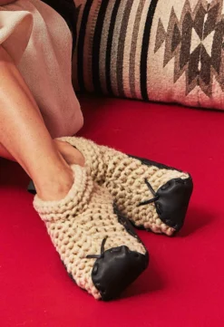 Chilote Best Sellers Unisex House Slippers - Black