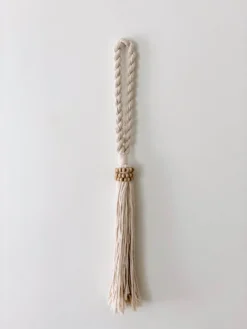 Ceremonia Cream Yarn Tassel