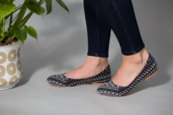 Darzah Tatreez Flats - Gray