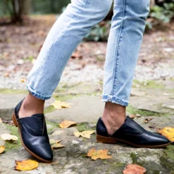 Nisolo Best Sellers Emma D'Orsay Oxford