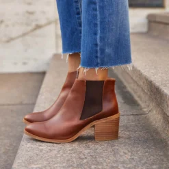 Nisolo Heeled Chelsea Boot - Brandy Shoes
