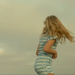 Honey Cake Tiger Kids' Hello Fun Wave Unisex Shorts