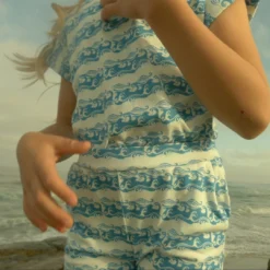 Honey Cake Tiger Kids' Hello Fun Wave Unisex Shorts