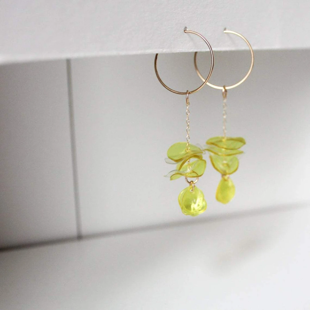 Giulia Letzi + META Jewelry Illuminating Upcycled Chain Drop Earrings - Yellow 6 Giulia Letzi + META Jewelry Illuminating Upcycled Chain Drop Earrings - Yellow