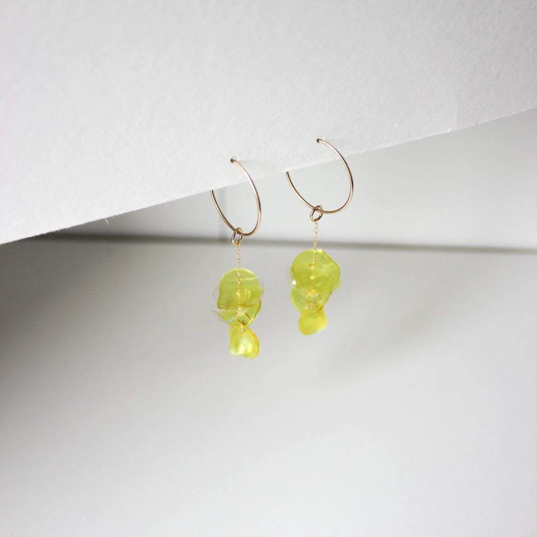 Giulia Letzi + META Jewelry Illuminating Upcycled Chain Drop Earrings - Yellow 4 Giulia Letzi + META Jewelry Illuminating Upcycled Chain Drop Earrings - Yellow