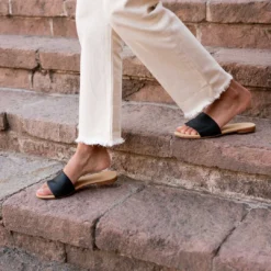 Nisolo Isla Slide Sandal - Black