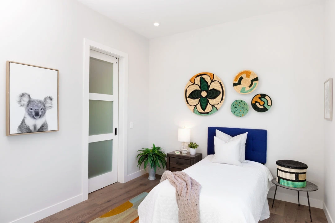 KAZI Brea Forest Bud Wall Plate I Home Goods 4 KAZI Brea Forest Bud Wall Plate I Home Goods