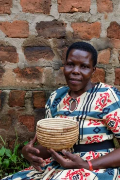 KAZI Home Goods Small Banana Leaf Half Moon Deep Round Bowl