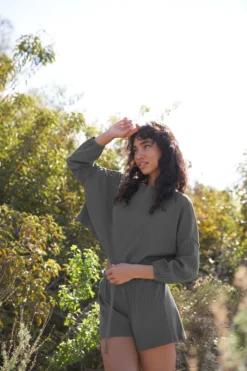 LA Relaxed New Arrivals Pointelle Puff Sleeve Crop Top