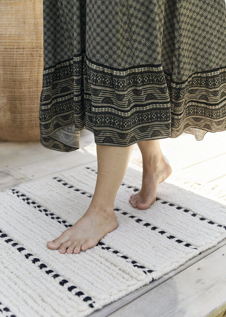 Territory Design Home Goods Laine Wool Accent Rug 11 Territory Design Home Goods Laine Wool Accent Rug