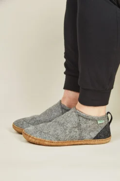 Kyrgies Men's Wool Tengries Slippers - Gray