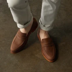 Nisolo Men's Chamberlain Penny Loafer - Oak