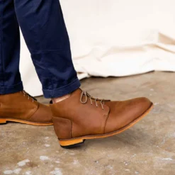 Nisolo Men's Emilio Chukka Boot - Oak