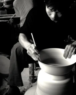 Middle Kingdom Planters + Vases Porcelain Bulb Pan