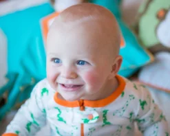 Mirasa Design Kids' + Baby Baby Footed Giraffe Onesie