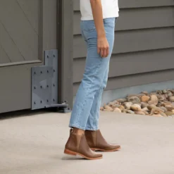 Nisolo Shoes Everyday Chelsea Boot - Brown