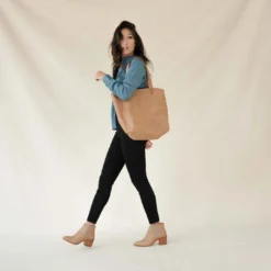 Nisolo Heeled Chelsea Boot - Almond Shoes