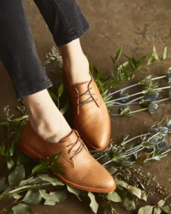 Nisolo Best Sellers James Oxford - Almond