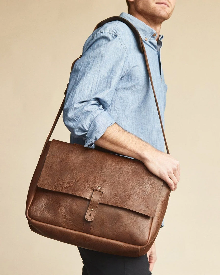 Nisolo Loreto Messenger Bag - Chestnut Accessories 5 Nisolo Loreto Messenger Bag - Chestnut Accessories