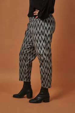 Passion Lilie Gray Chevron Crop Pants 7 Passion Lilie Gray Chevron Crop Pants