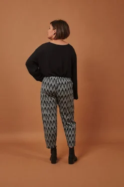 Passion Lilie Gray Chevron Crop Pants 8 Passion Lilie Gray Chevron Crop Pants