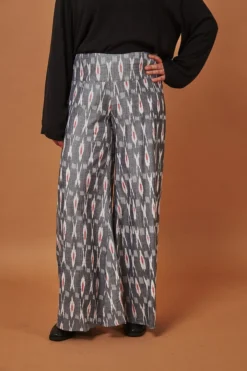 Passion Lilie Spinnaker Gray Pants Clothing