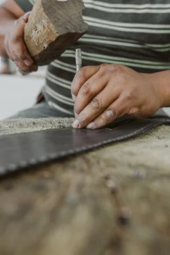 Purse & Clutch Embossed Circle Crossbody - Charcoal Accessories