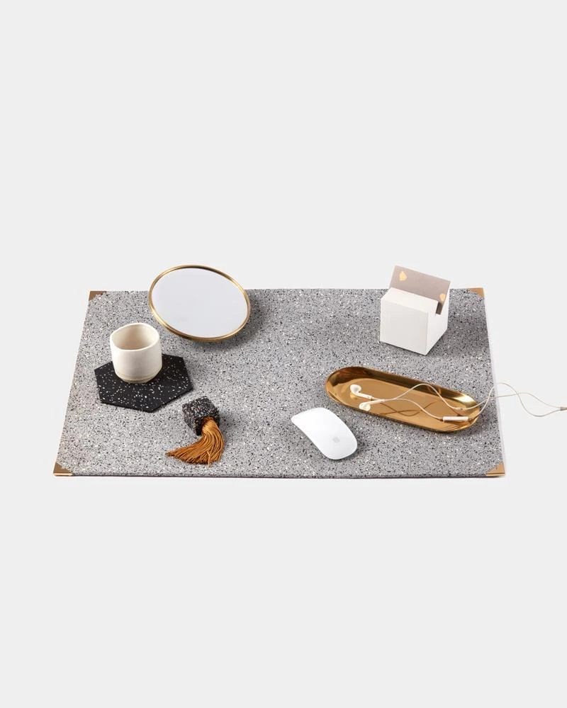 Slash Objects Home Goods Recycled Rubber Deskmat - Gris 3 Slash Objects Home Goods Recycled Rubber Deskmat - Gris