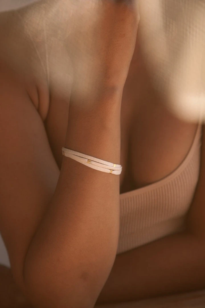 Stella Fluorescent Petite Gilded Strand Bracelet 4 Stella Fluorescent Petite Gilded Strand Bracelet