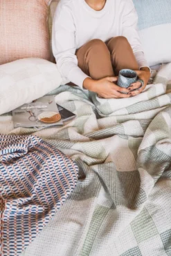 Zuahaza Home Goods Sumapaz Large Throw Blanket