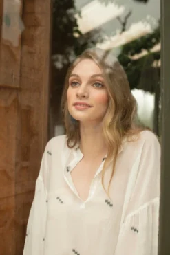 Synergy Organic Clothing Embroidered Amber Top - Tofu White