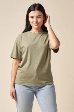The Standard Stitch Boxy Crew - Sage