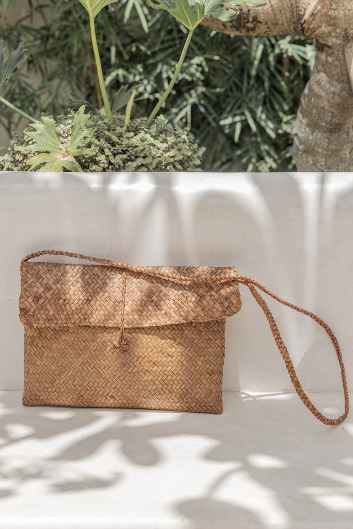 Village Thrive Amber Woven Seagrass Crossbody Bag 4 Village Thrive Amber Woven Seagrass Crossbody Bag