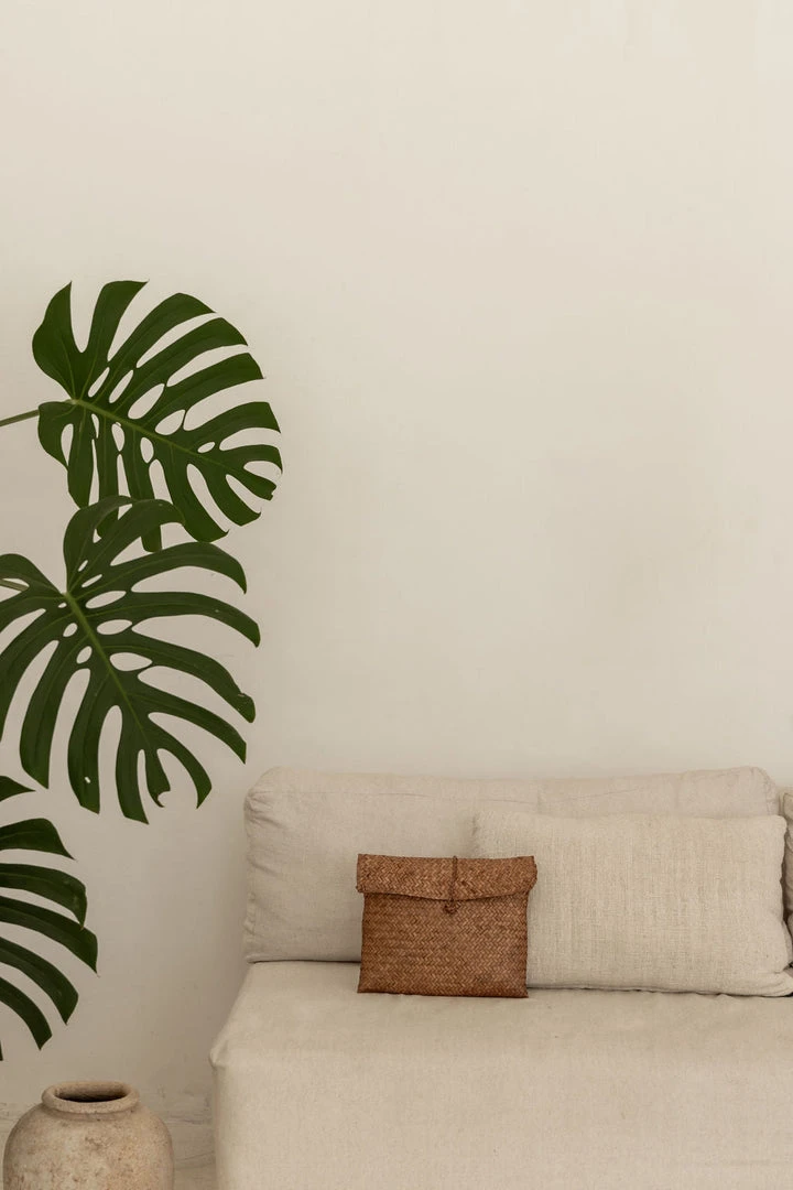 Village Thrive Amber Woven Seagrass Crossbody Bag 7 Village Thrive Amber Woven Seagrass Crossbody Bag