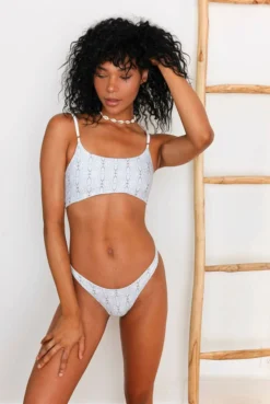 Wolven Reversible Ruched Recycled Swimsuit Top - Aquarius