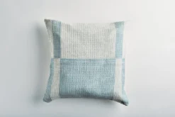 Zuahaza Páramo Throw Pillow Cover